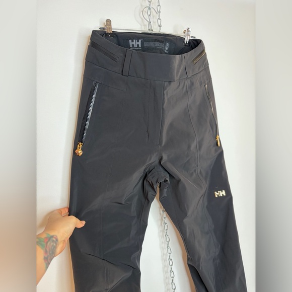 Helly Hansen Black and Gray Outdoor Ski Pants - Picture 3 of 10